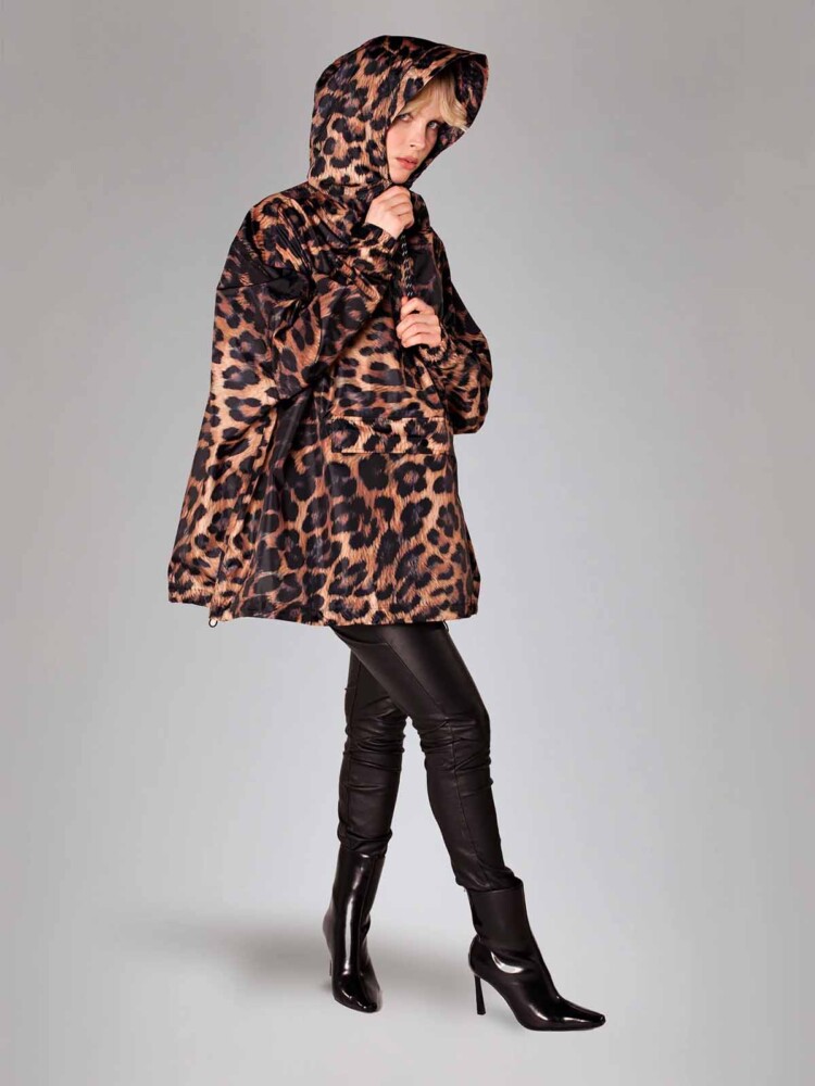 regnkissa ragnjakke svart och brun leopard