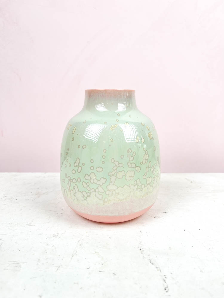 Lena pedersen keramikvas i rosa och mintgrönt