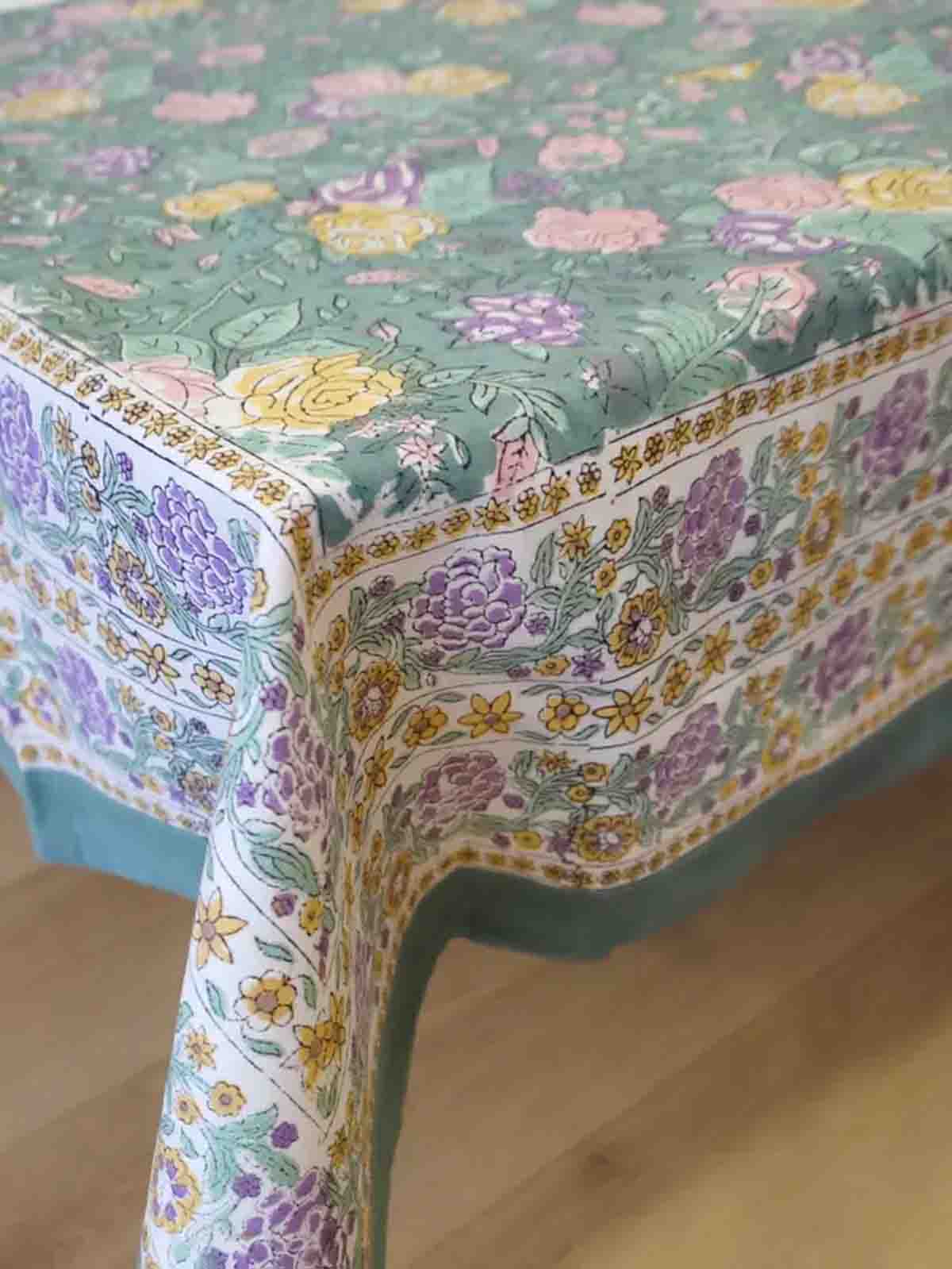 Bordsduk (140 x 230 cm) med blocktryck - Pairie