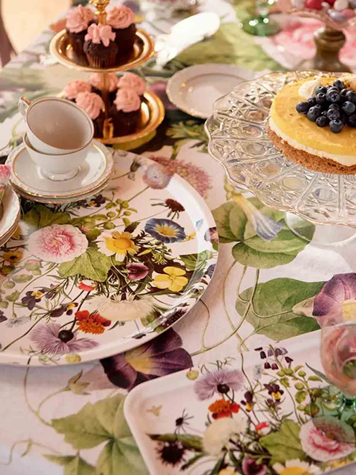 Alternativ bild av duk i linne 145 x 220 cm - Blomträdgård