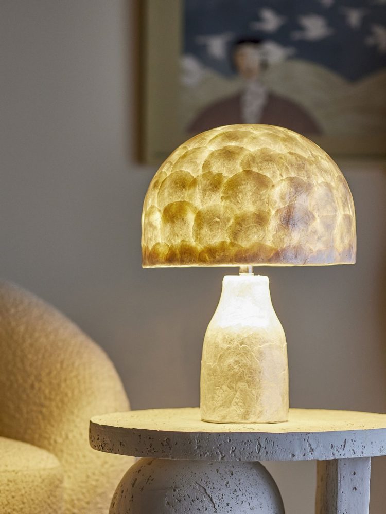 Bordslampa & quot; Adrian & quot; i capiz skal - Vit - Bild 3