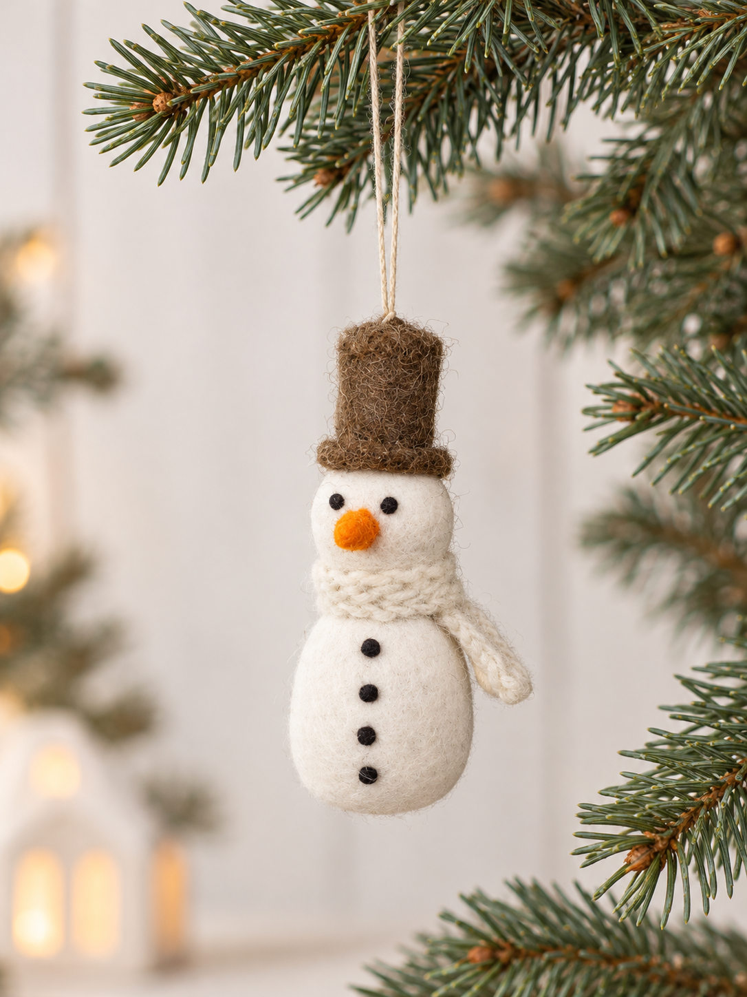 Snögubbe med brun hatt